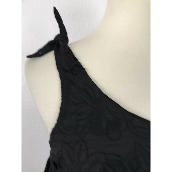 Line & Dot One Shoulder Floral Laser Cut Top - Picture 7 of 11